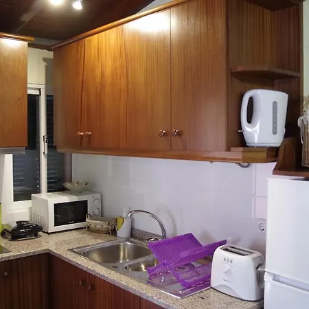 Casinhas Da Laurissilva Alojamento de Turismo Selvagem *